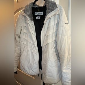 White columbia puffer coat with Omni heat